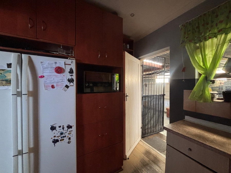 7 Bedroom Property for Sale in Beverly Park Western Cape